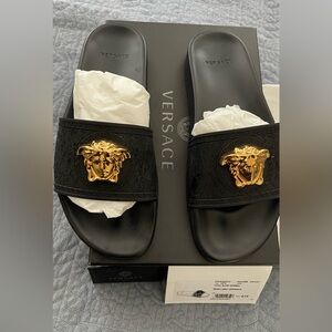 VERSACE POOL SLIDE “Gomma” BLACK (Women’s)